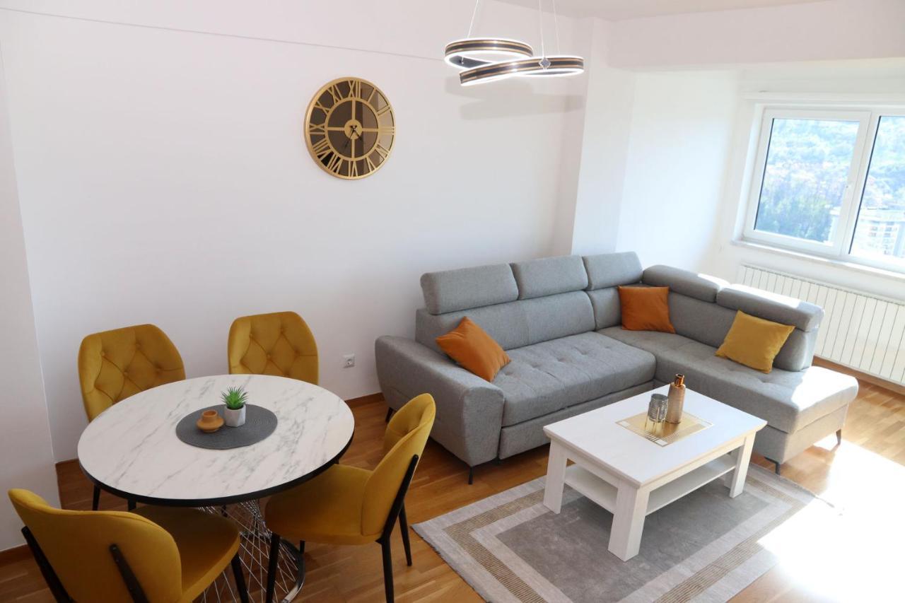 Apartment Cecovic - Mellain Τούζλα Εξωτερικό φωτογραφία