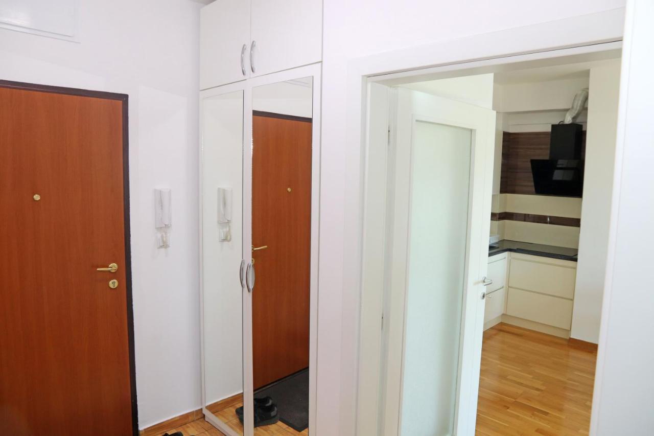 Apartment Cecovic - Mellain Τούζλα Εξωτερικό φωτογραφία