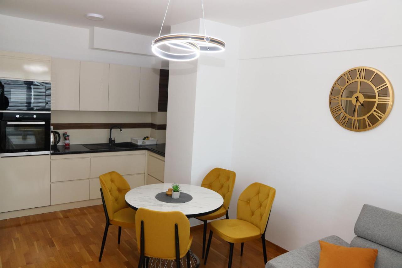 Apartment Cecovic - Mellain Τούζλα Εξωτερικό φωτογραφία